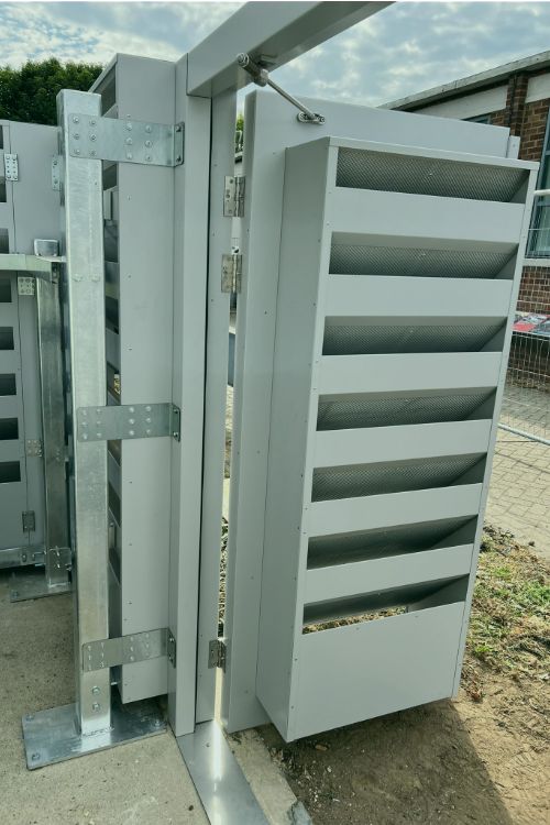 Caice Enclosure door